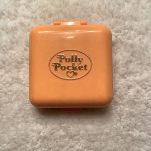 1989 Bluebird Polly Pocket - Polly’s Townhouse